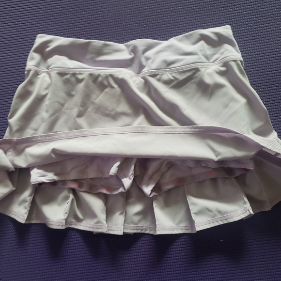Lululemon skort 6 - Picture 3 of 3